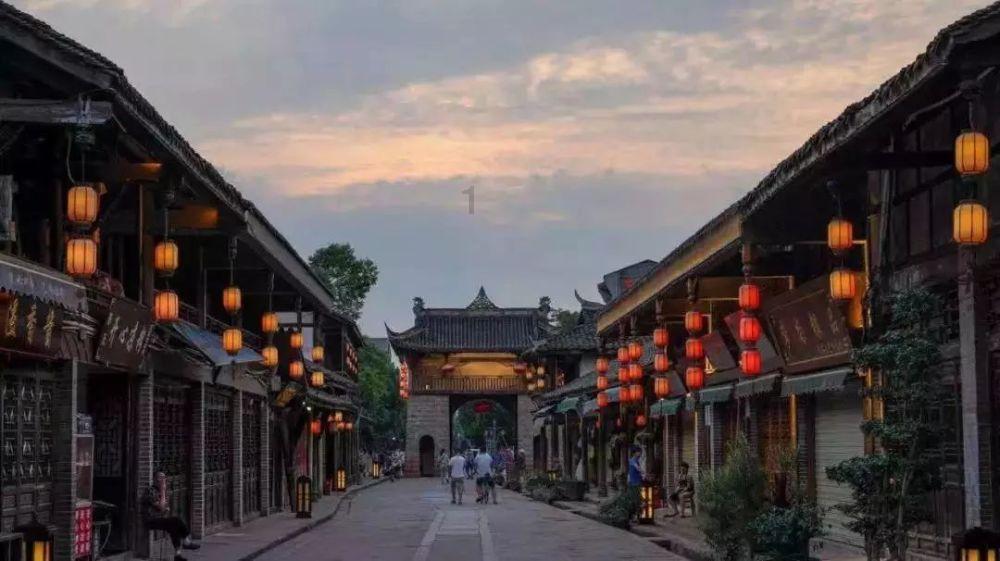 替父还2亿赌债,反被父曝出未婚生子前途尽毁,今46岁活出少女样
